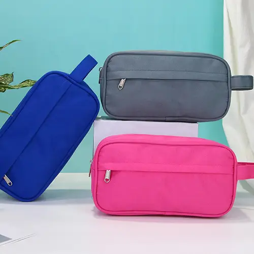 Custom logo printing on promotional makeup bags for corporate gifts